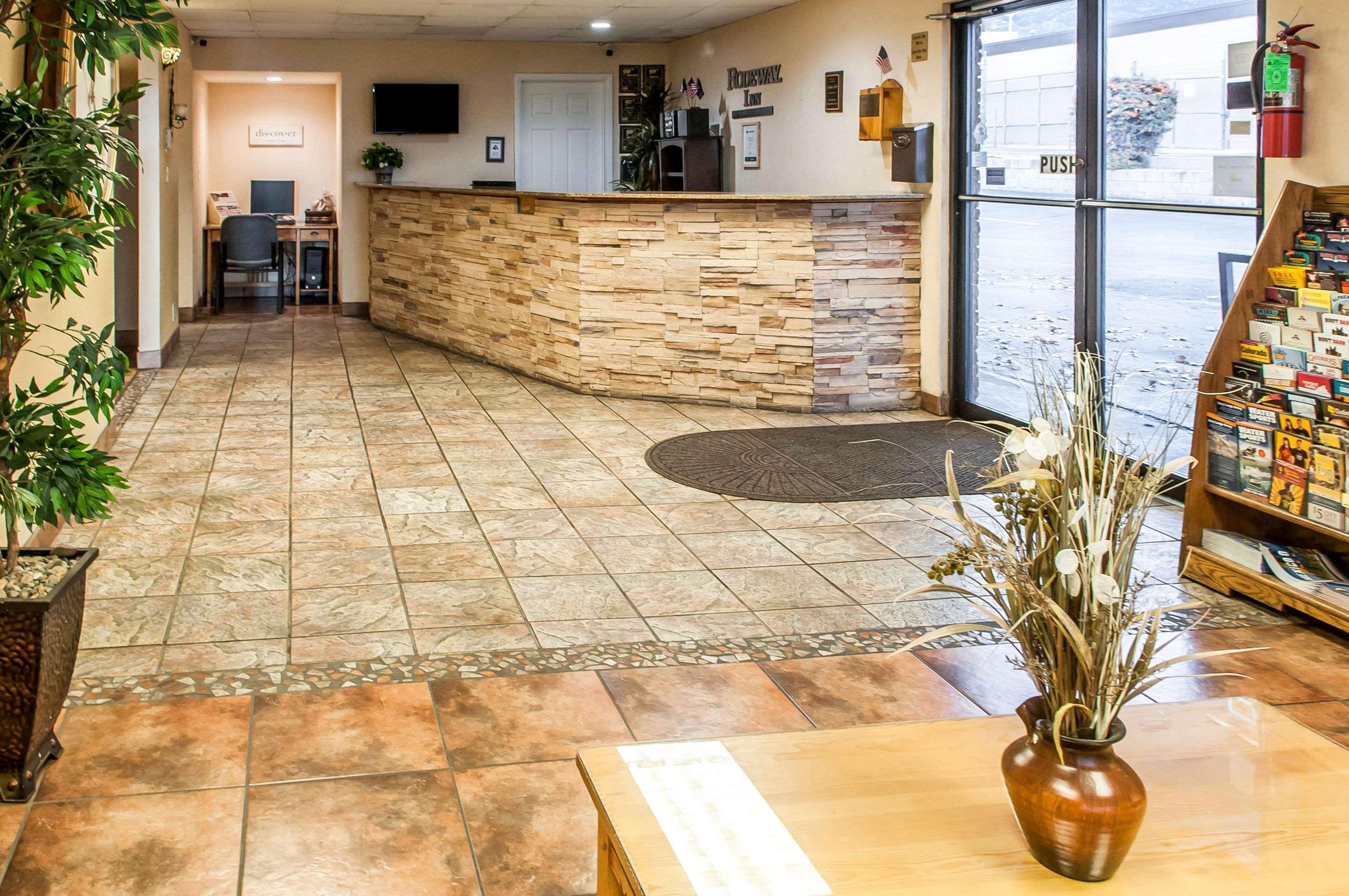 Rodeway Inn East Албукерке Екстериор снимка