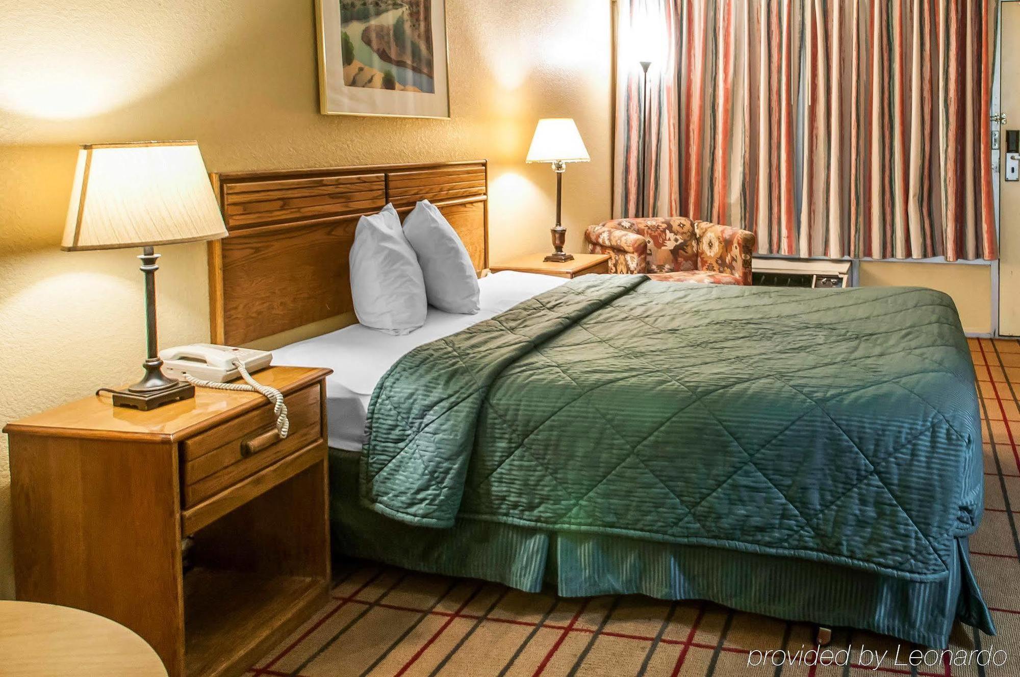 Rodeway Inn East Албукерке Екстериор снимка